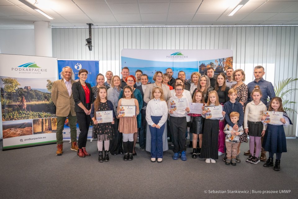 Sukces uczennicy z Zespołu Szkół w Maliniu w wojewódzkim konkursie ekologicznym „MAGIA RESZTEK”